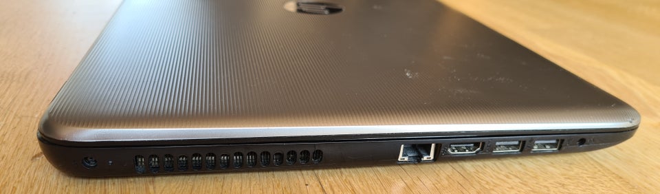 HP Notebook - 15-ay101no 25 GHz 8