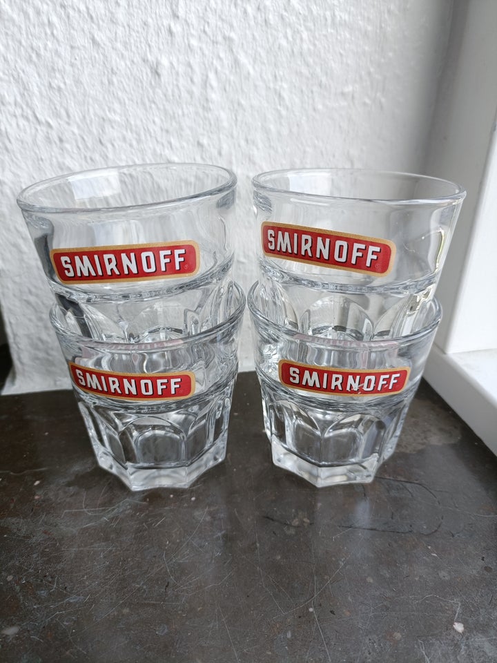 Glas Smirnoff glas og vodka