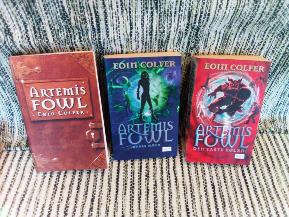 Artemis Fowl, Eoin Colfer, genre: