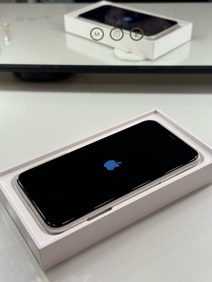 iPhone 11, 128 GB, hvid