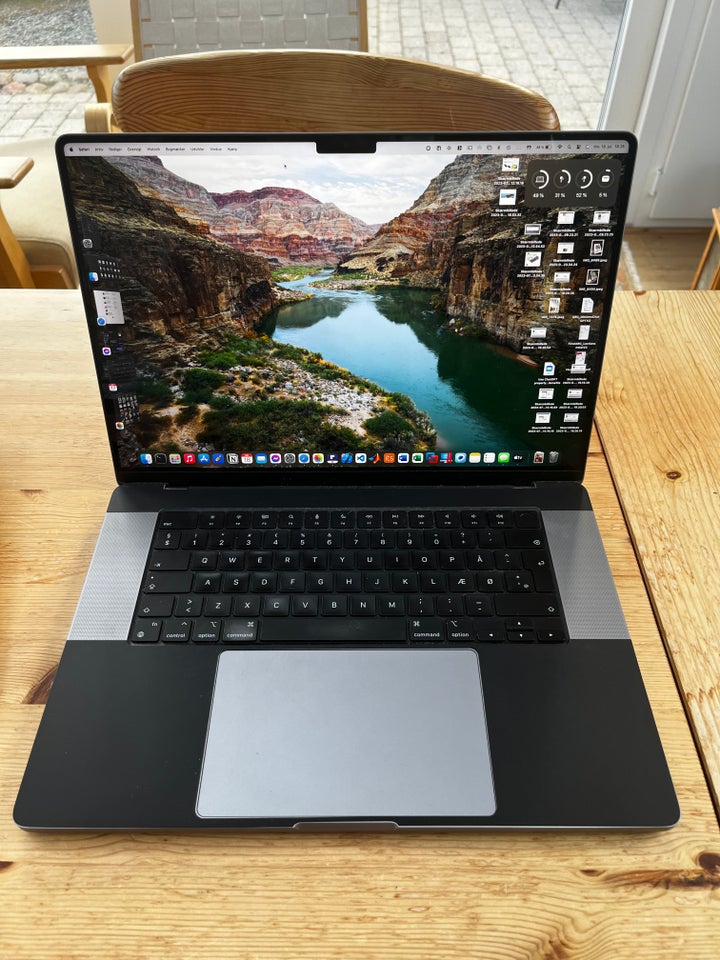 MacBook Pro, 2021/M1 Max 16-Inch,