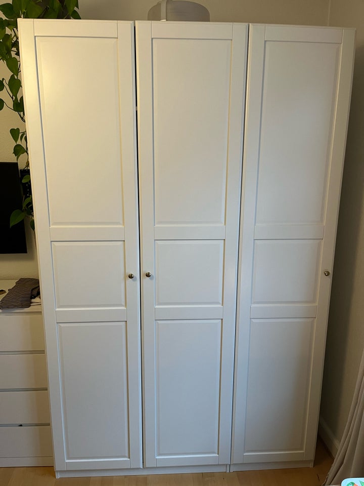 Klædeskab, Ikea, b: 150 d: 60 h: 220