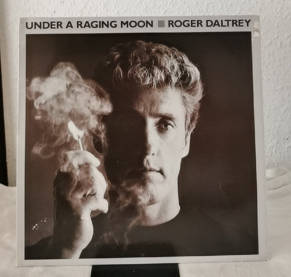 LP Roger Daltry Under A Raging