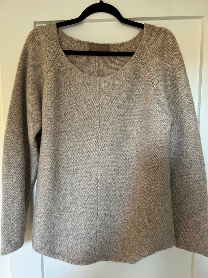 Sweater, Esencia, str. 40