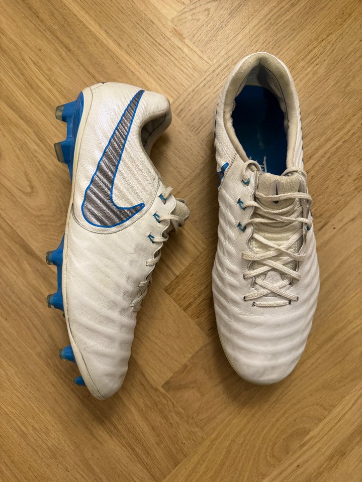 Fodboldstøvler, Nike Tiempo