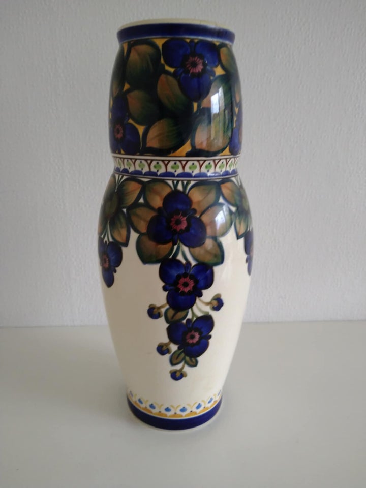 Vase, Vase, Alumnia