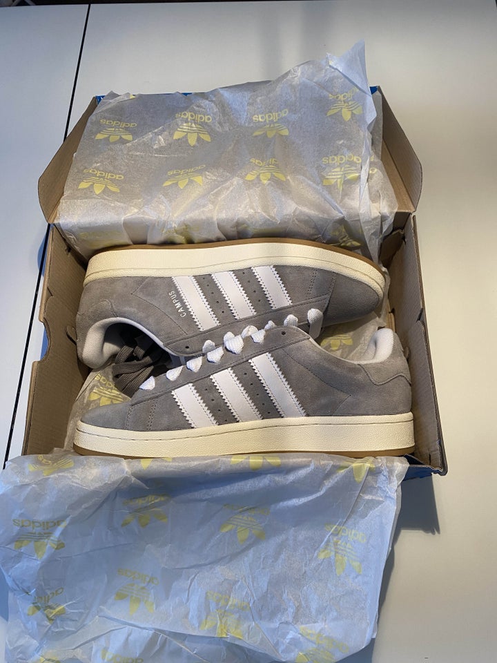 Sneakers, Adidas Campus 00, str.