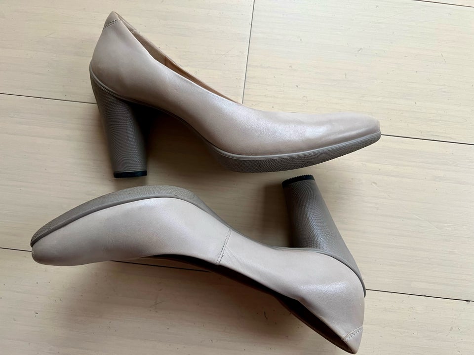 Pumps, str. 39, Ecco