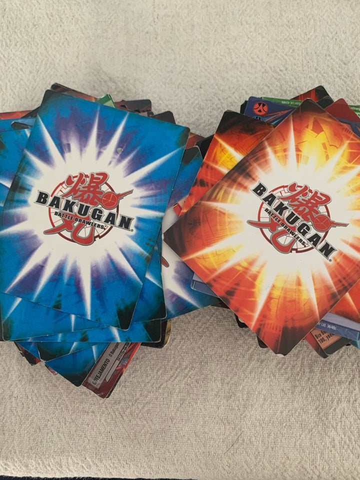 Bakugan, Kort