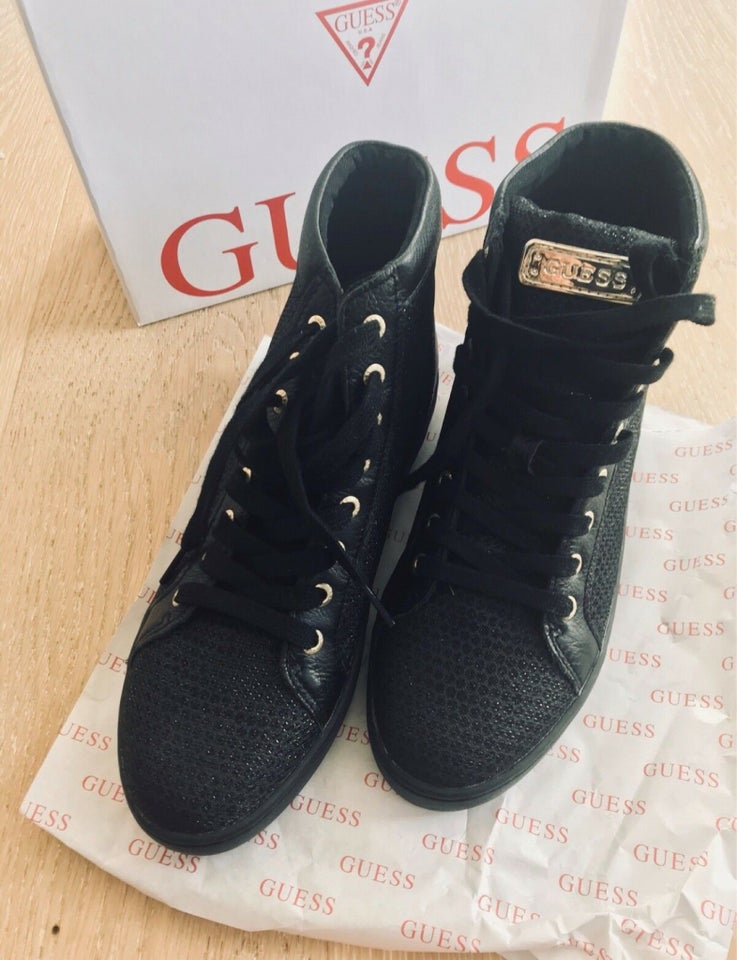 Sneakers, str. 37, Guess