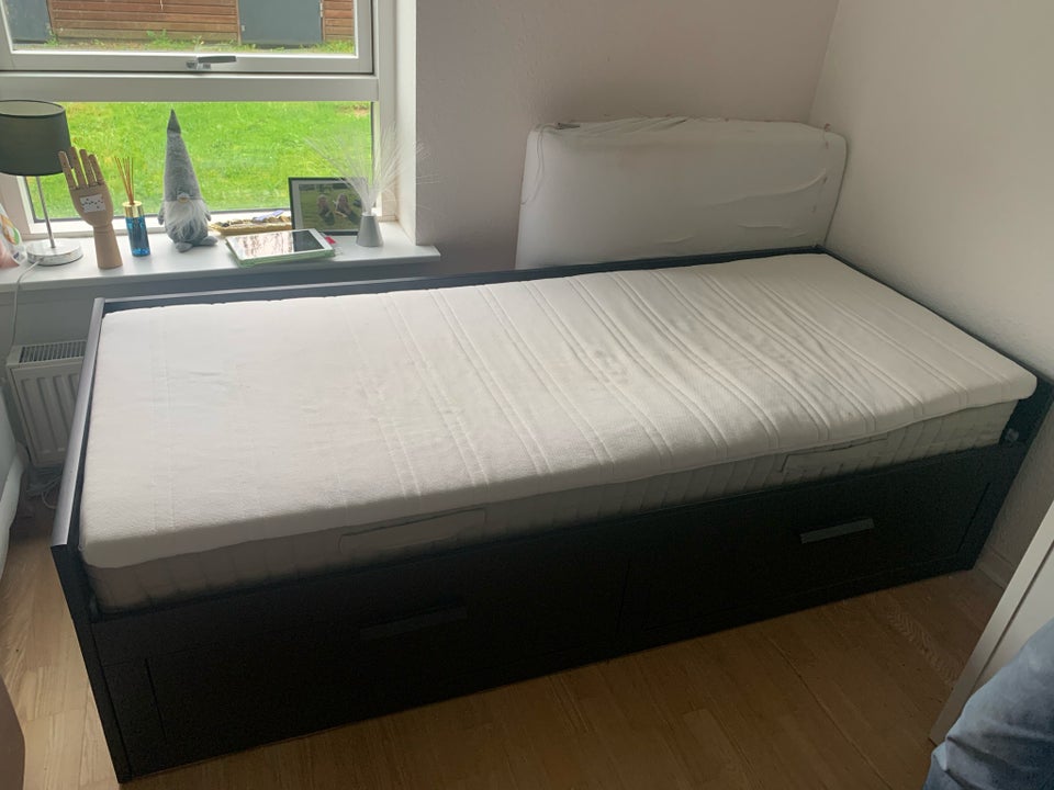 Enkeltseng, Ikea, b: 90 l: 200