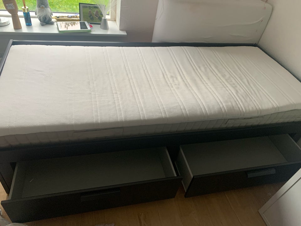 Enkeltseng, Ikea, b: 90 l: 200