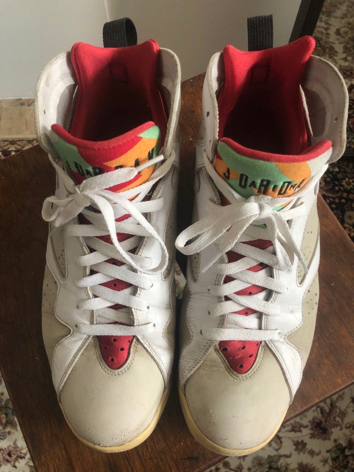 Sneakers, Jordan 7 "Hare Bugs