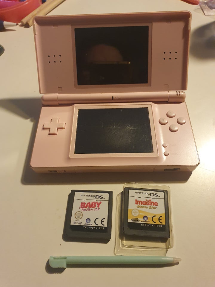 Nintendo DS Lite, Lysserød,