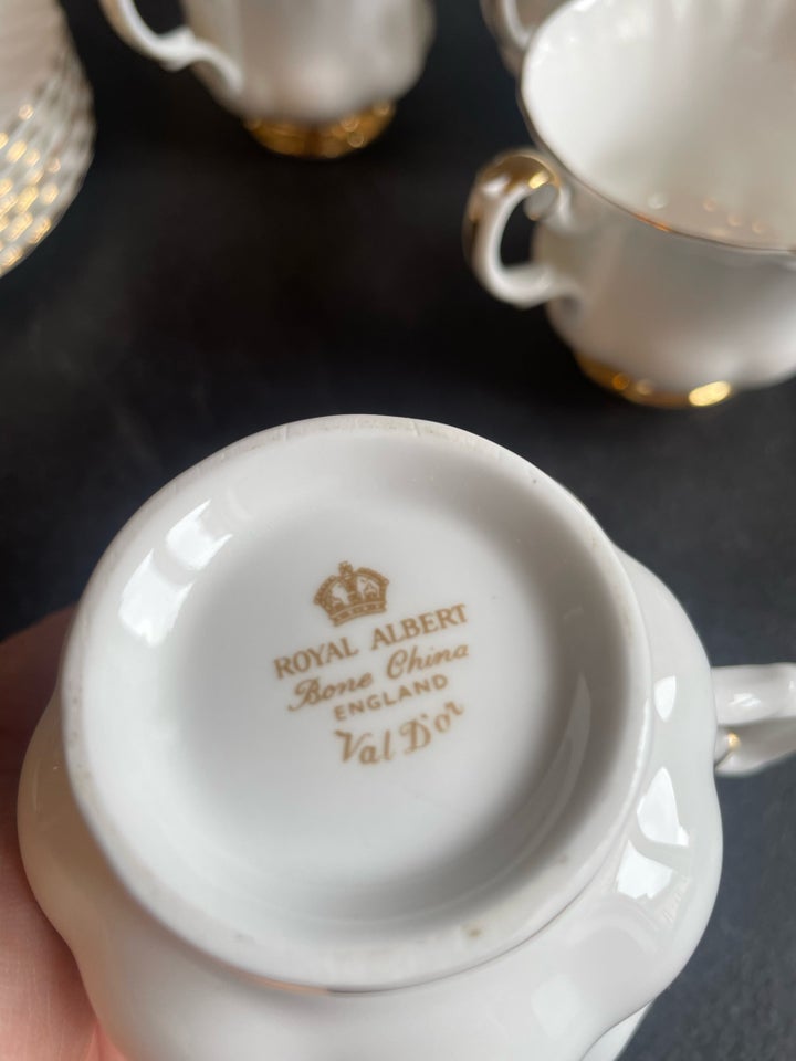 Porcelæn Kopper m understel og