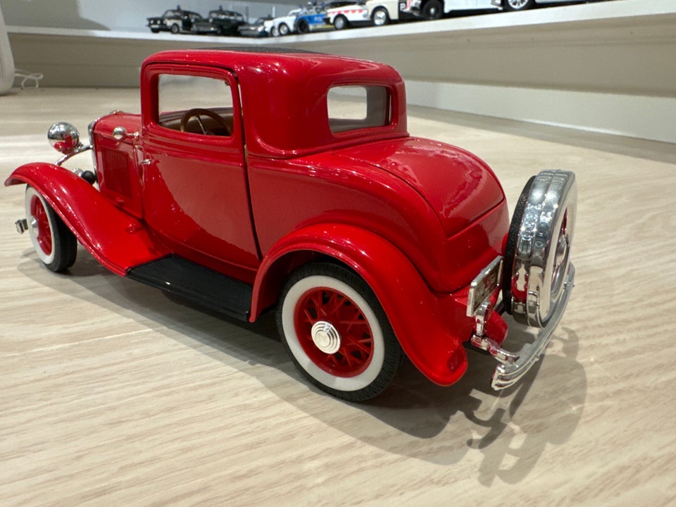 Modelbil, Ford 1932 Coupe 1/18,