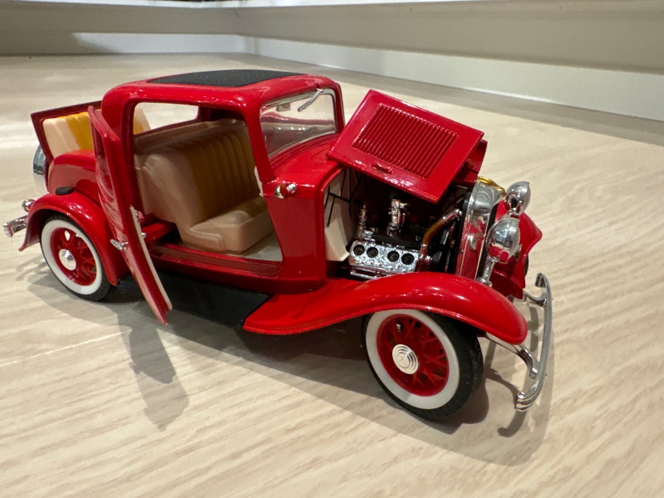 Modelbil, Ford 1932 Coupe 1/18,