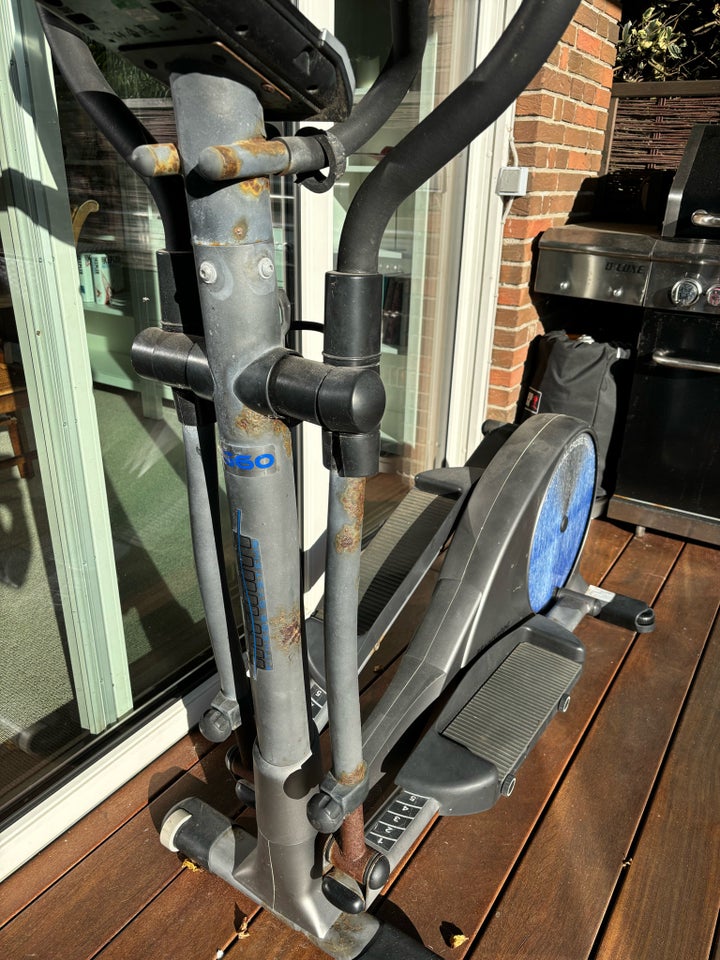 Crosstrainer, Infiniti Fitness