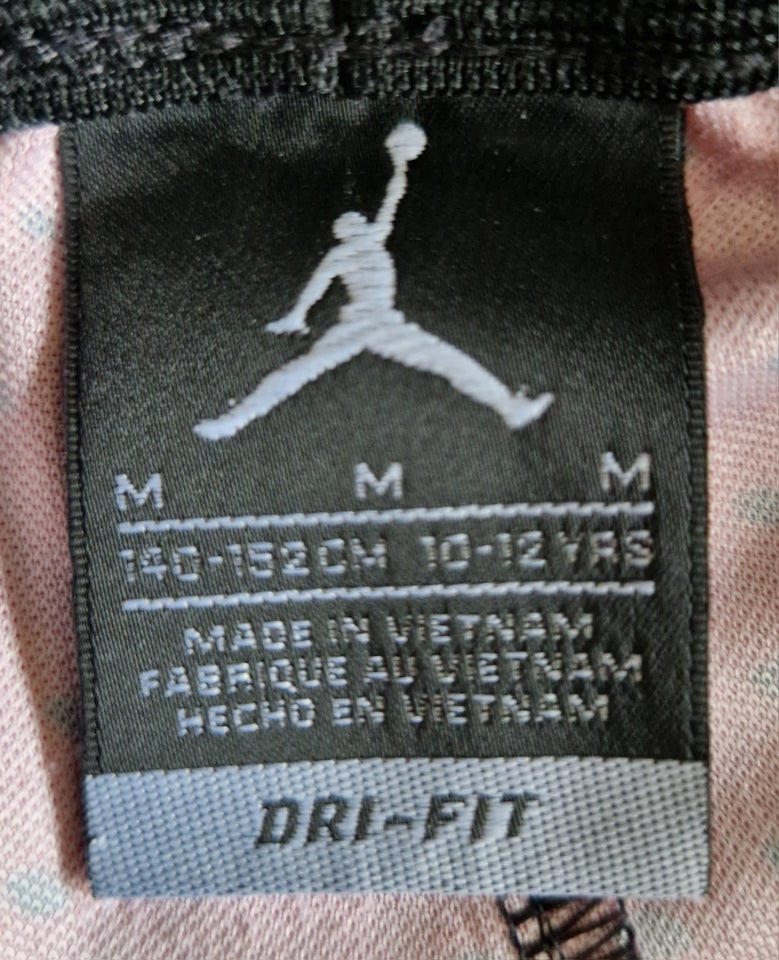 Baskettrøje, Basketshorts Nike.