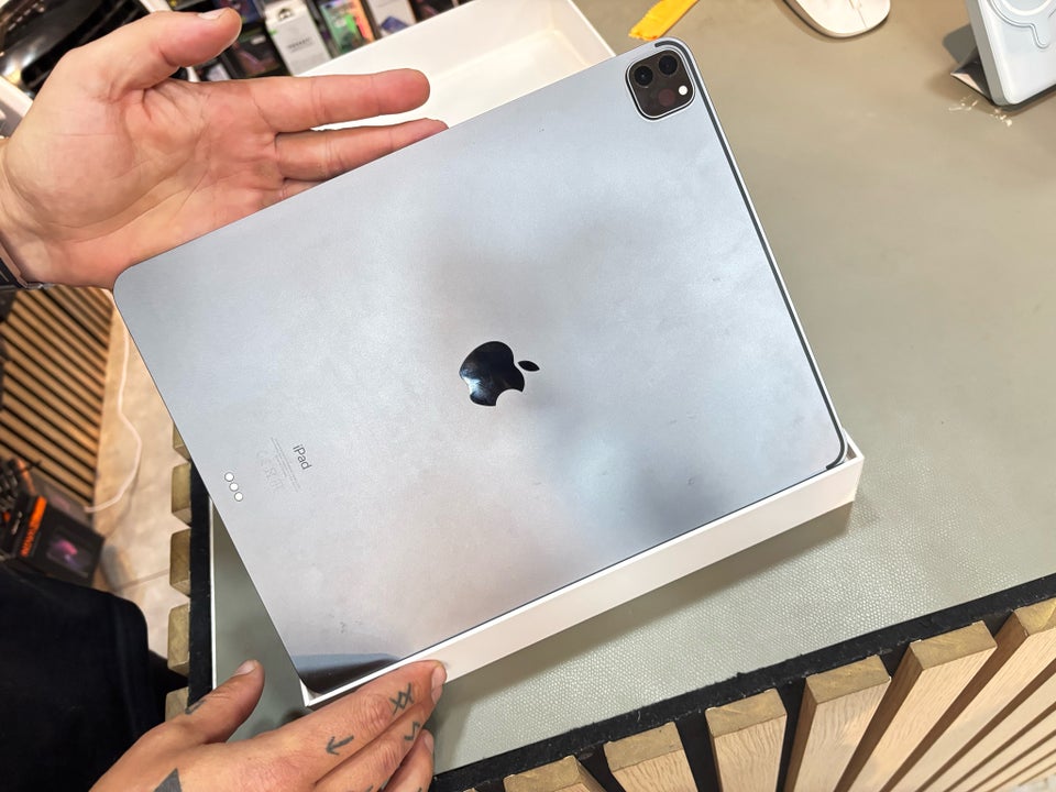 iPad Pro 5, 128 GB, sort