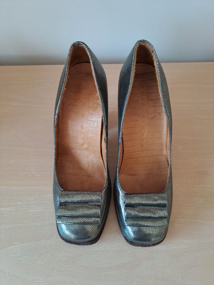 Pumps, str. 35, Chic Mihara