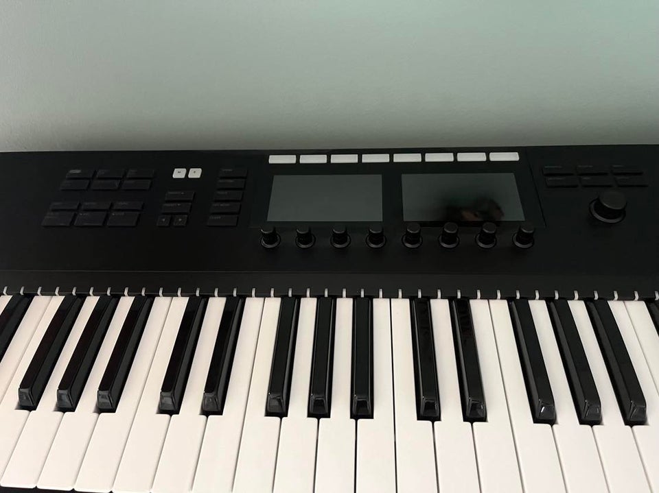 Midi keyboard, Native instruments