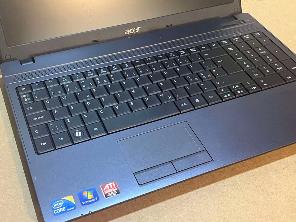 Acer TRAVELMATE 5740G i3 24 GHz 4