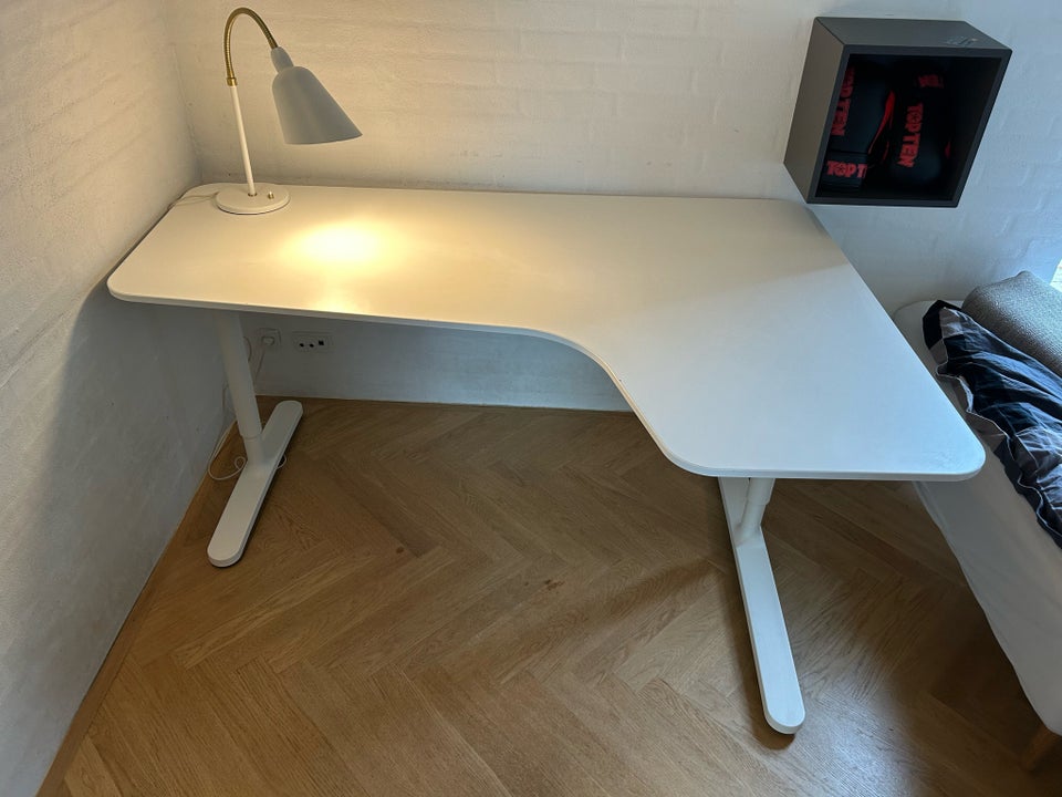 Skrivebord, IKEA, b: 160 d: 110 h: 74