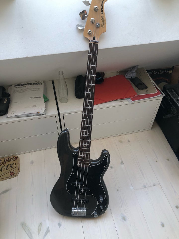 Elbas Fender Squier precision