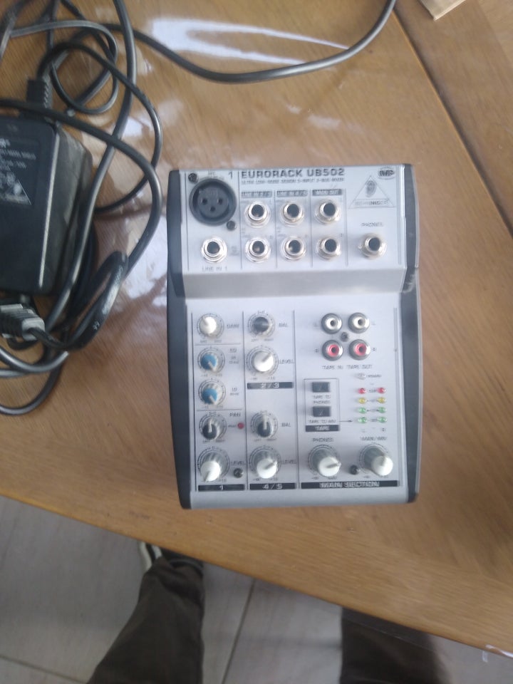 Mixer, Behringer Behringer