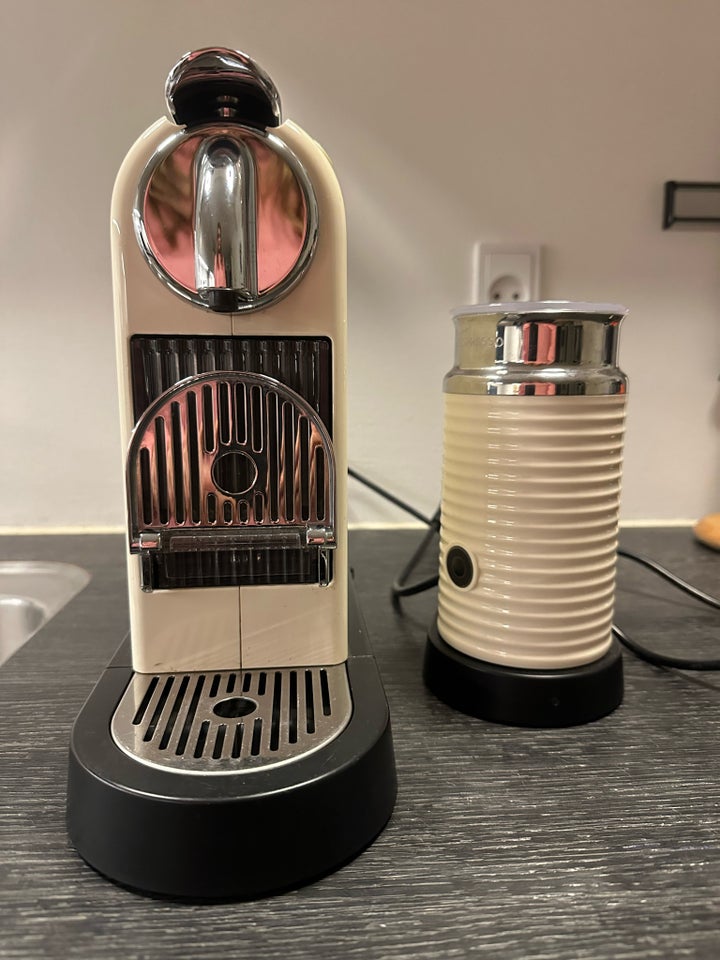 Nespresso kaffemaskine og