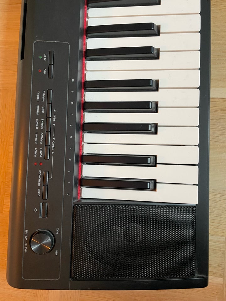 Elklaver, Yamaha Piaggero NP-12