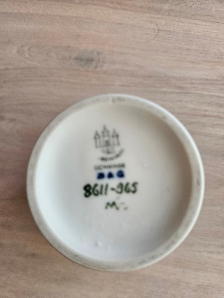 Porcelæn Vase B og g