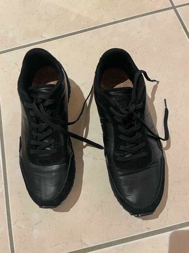 Sneakers, str. 41, WODEN