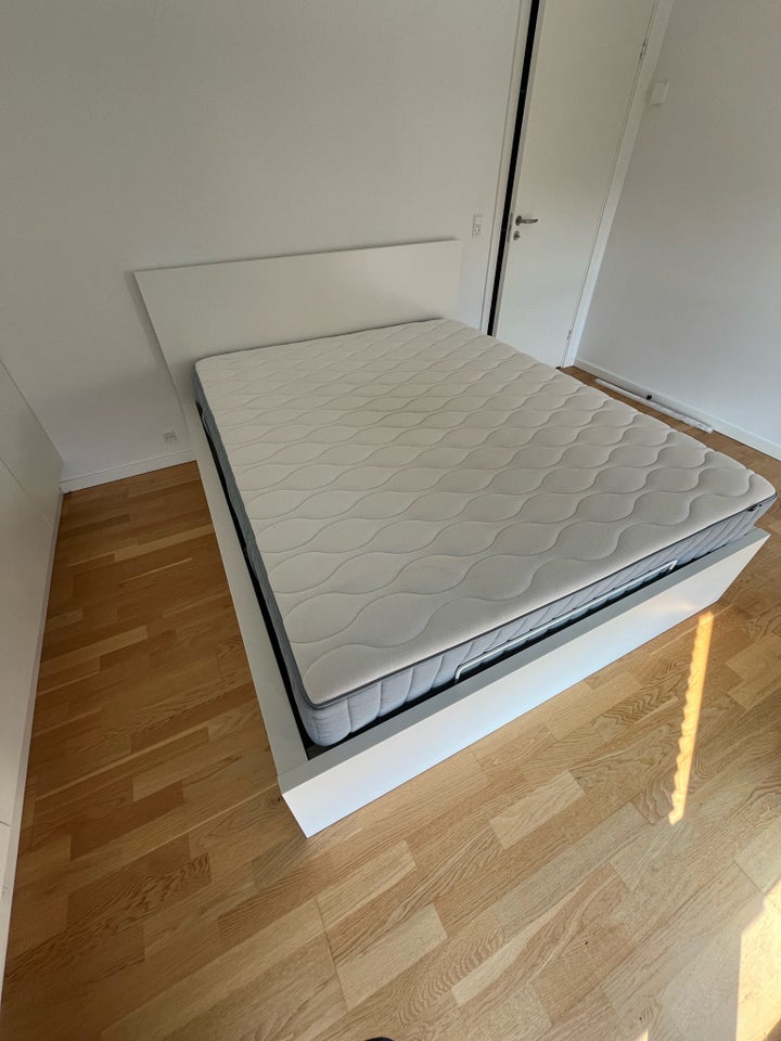 Madras, Malm Ikea, b: 160 l: 210 h: 35