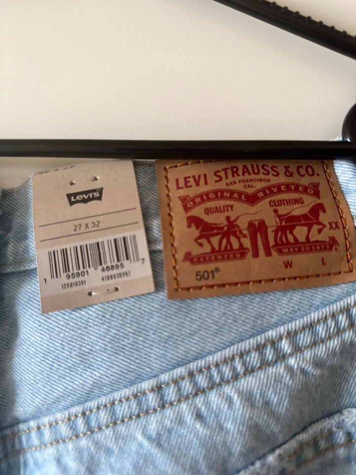 Jeans Levis str 27