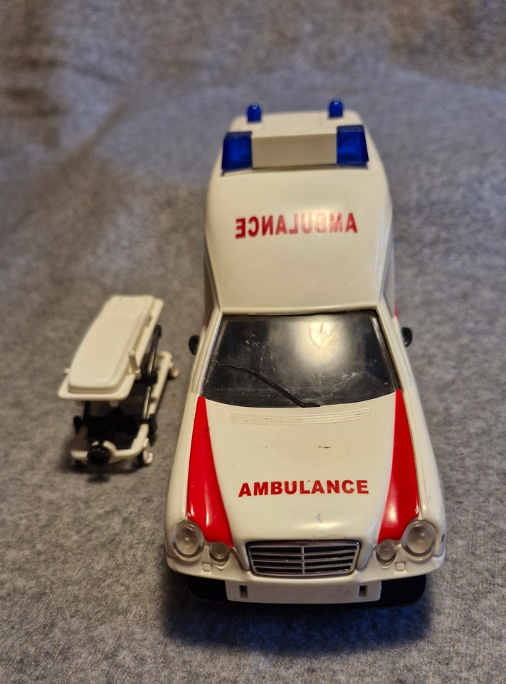 Ambulance med båre