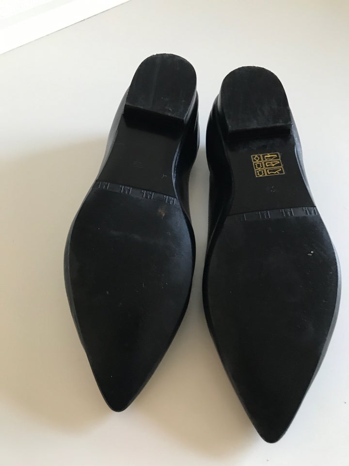 Loafers, str. 39, Billi bi