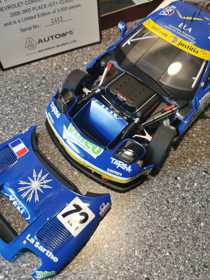 Modelbil, AutoArt Corvette C5R,