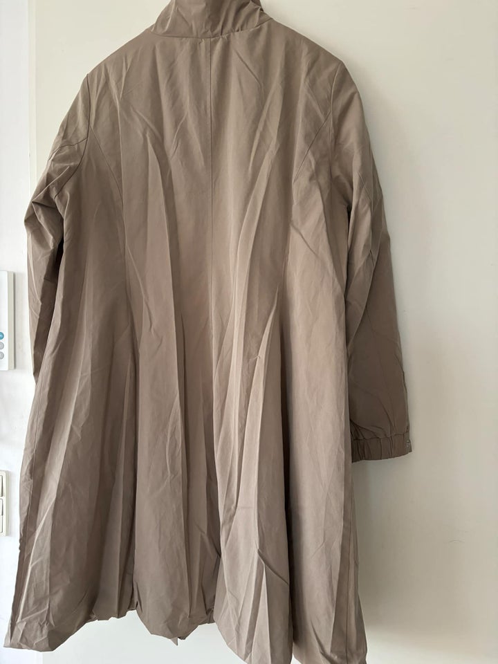 Trenchcoat, str. 50, Zizzi