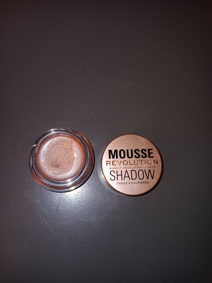 Makeup, Mousse shadow, Revolution