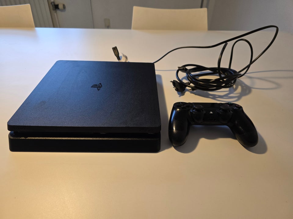 Playstation 4, Ps4 Slim, God