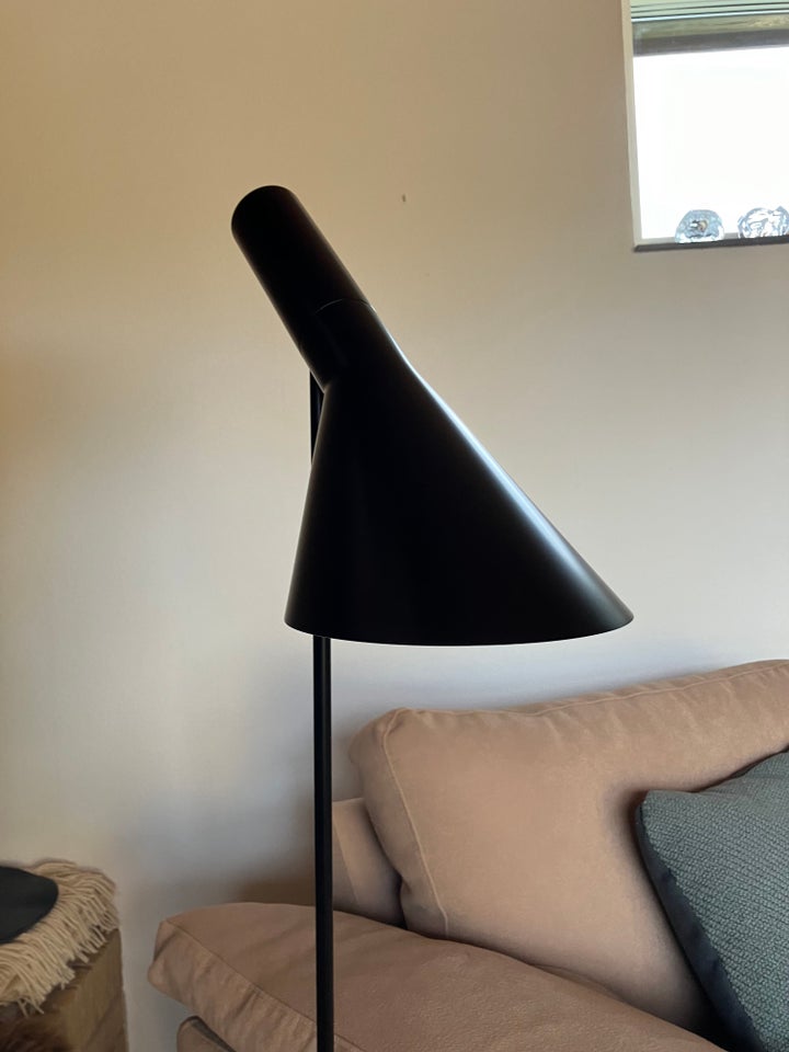 Gulvlampe, Arne Jacobsen