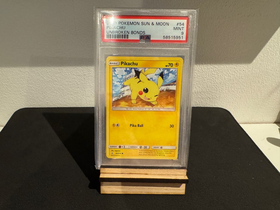 Samlekort, Pikachu PSA 9