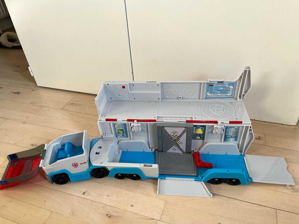 Paw patrol bus, Paw patrol