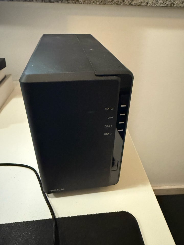 NAS, Synology, God