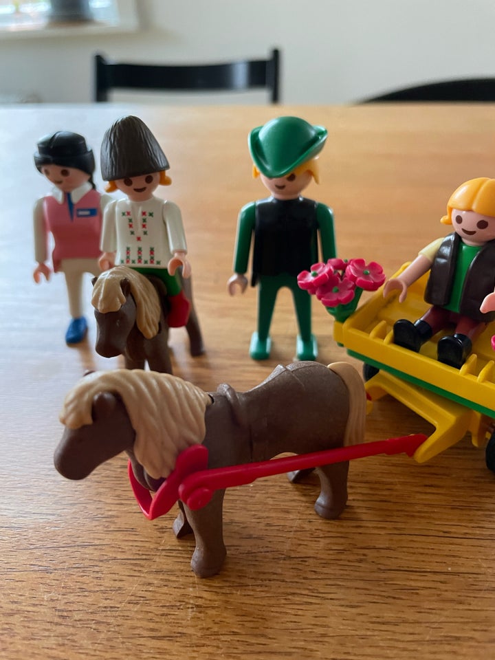 Playmobil, Familie med ponyer og