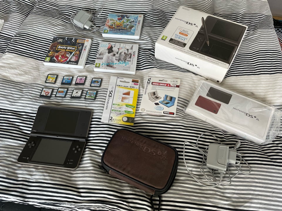 Nintendo DSI XL, Nintendo DSI XL,