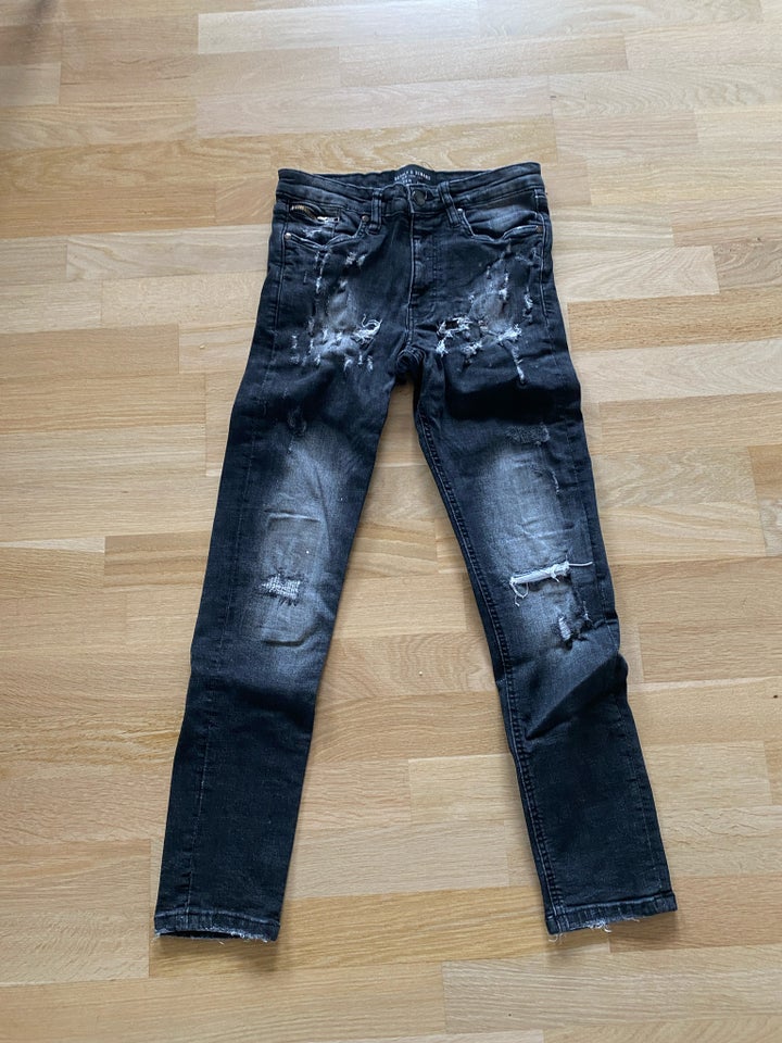 Jeans Supply and demand str