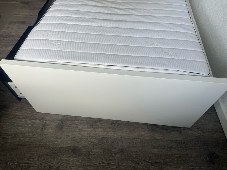 Sengeramme, Ikea, b: 90 l: 200